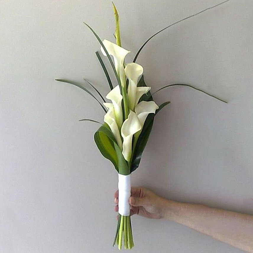 Beautifully Tied White Calla Lilies Bunch
