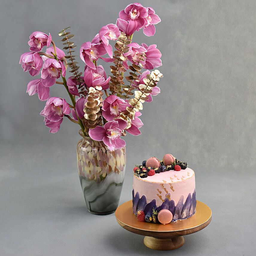 Beaute Des Fleurs with Red Velvet Cake