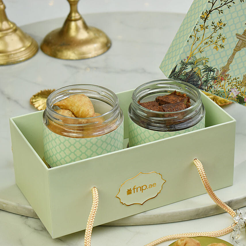 أون لاين Sweet and Savoury Diwali Premium Box توصيل هدايا في UAE - FNP