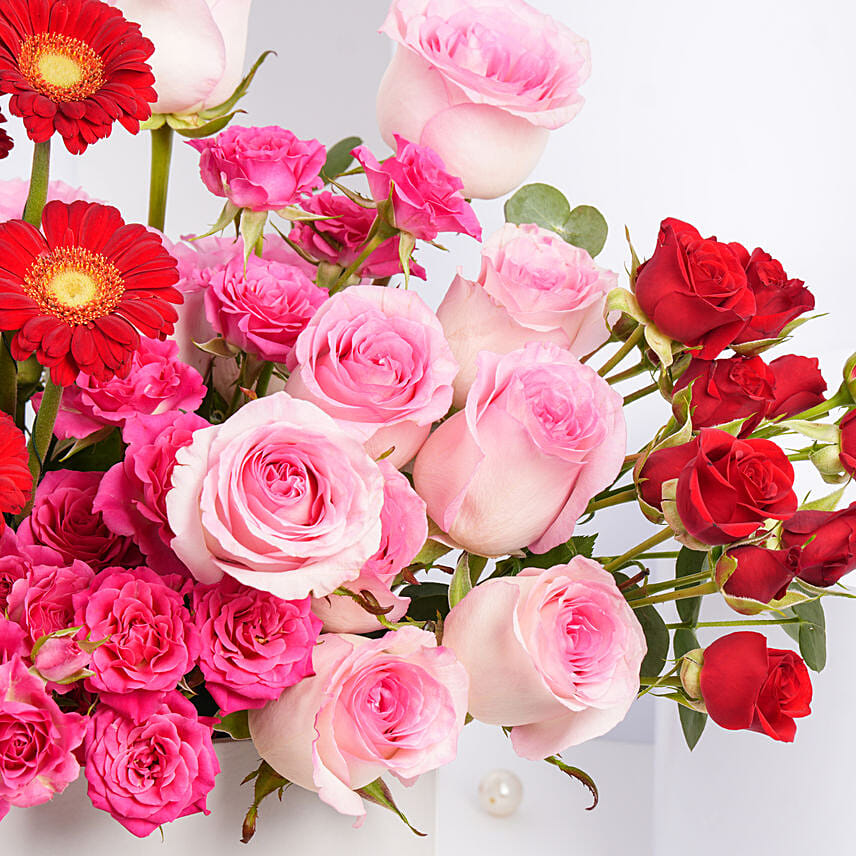 Order Colors of Love Flower Box with Chocolates Online | Same-Day Delivery UAE - Fnp.ae