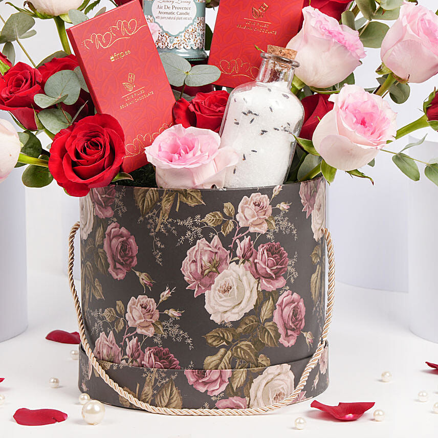 Online Roses and Chocolates in Printed Hat Box Gift Delivery in UAE FNP