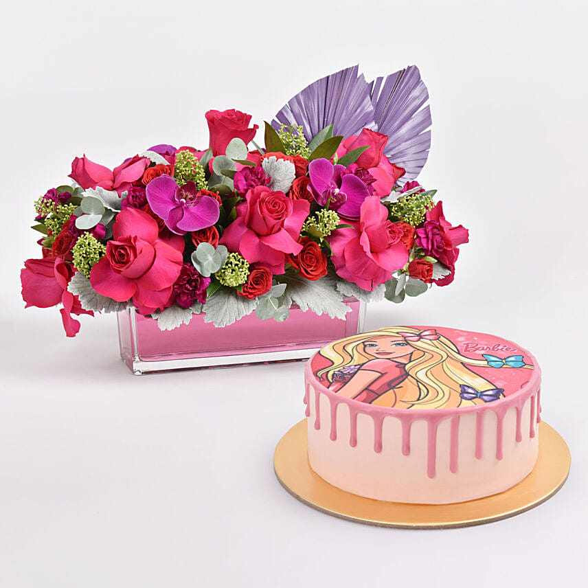 Beauty of Pink Flowers vase With Cake