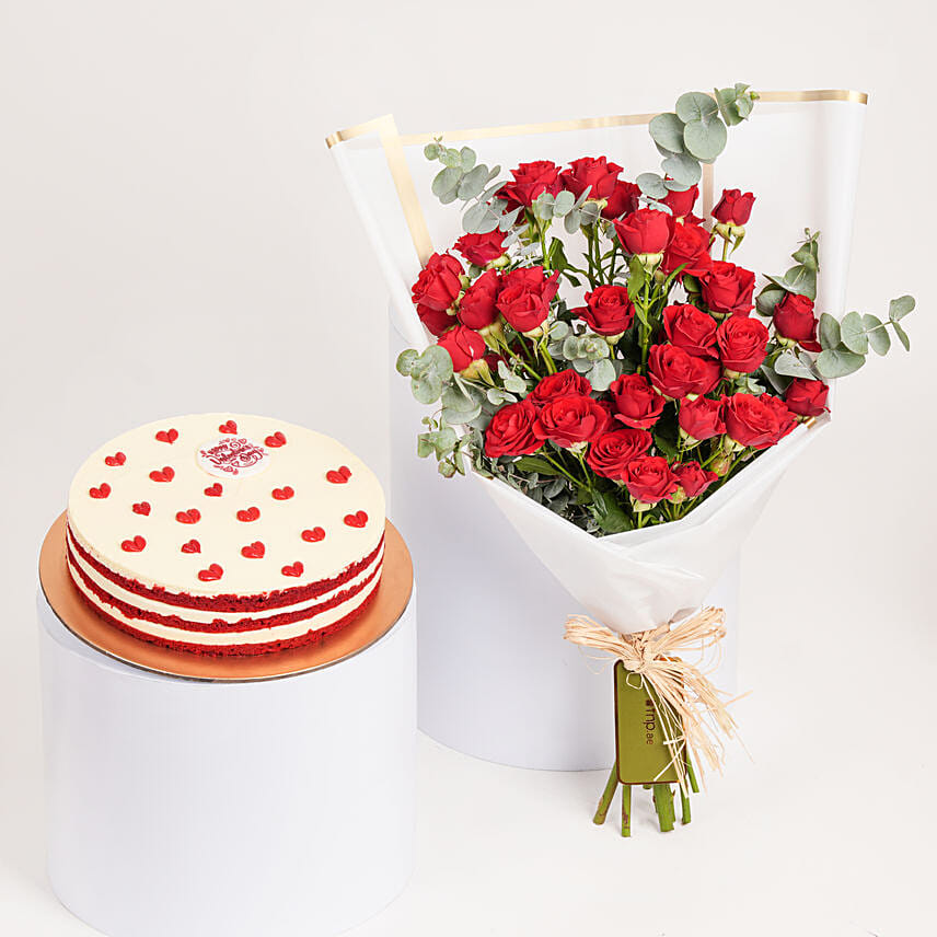 Baby Roses Bunch with Valentines Red Velvet Cake