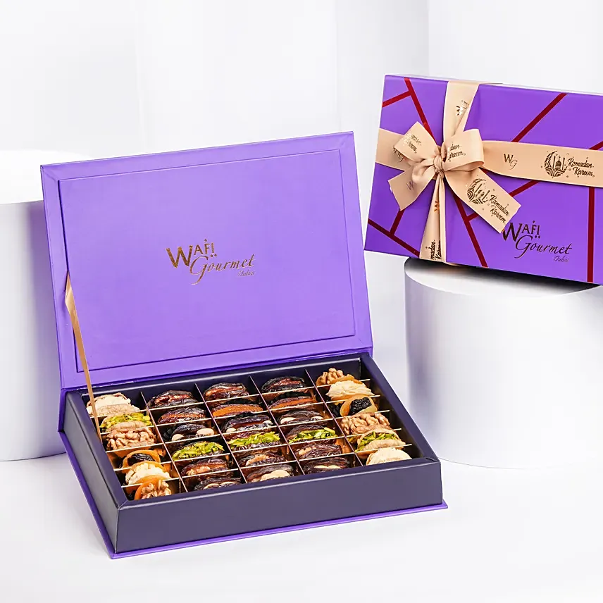 Majdool Dates Stuffed Gift Box By Wafi