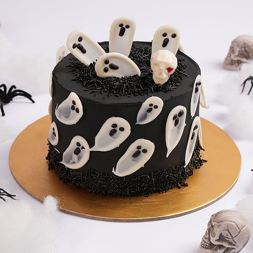 Flying Ghosts Halloween Cake Flying Ghosts Halloween Cake: Halloween Cakes
