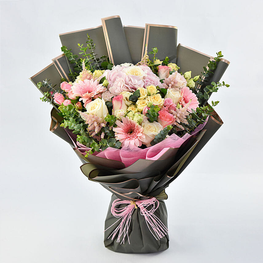 Charming Flowers Grand Bouquet Charming Flowers Grand Bouquet: Mixed Flower Bouquets
