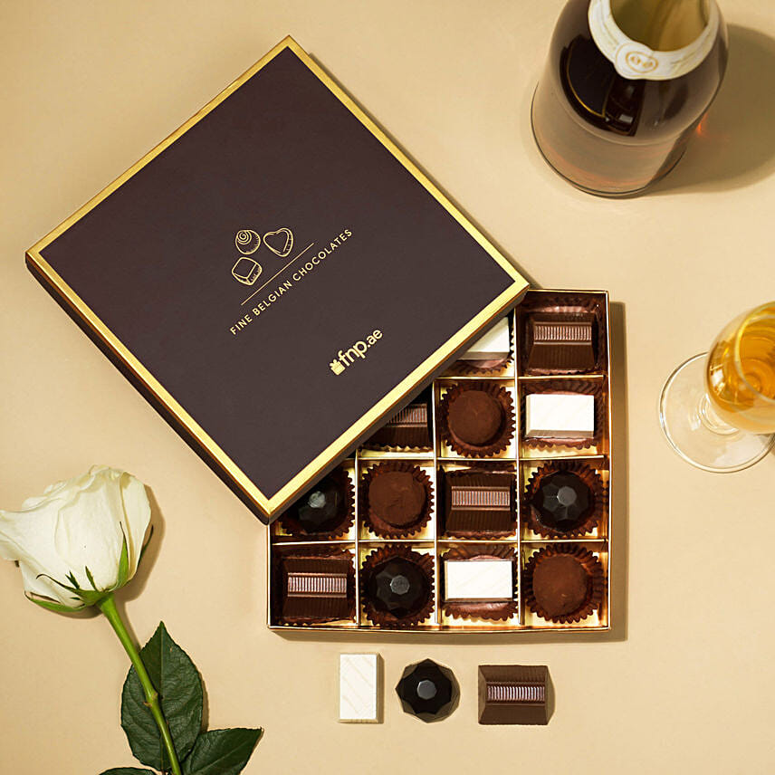 Chocolate Medley Box Of 16 Chocolate Medley Box Of 16: Christmas Chocolates