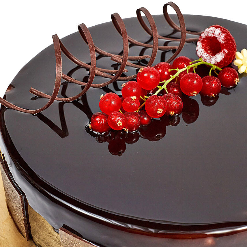 1 Kg Eggless Chocolate Truffle Cake For Anniversary