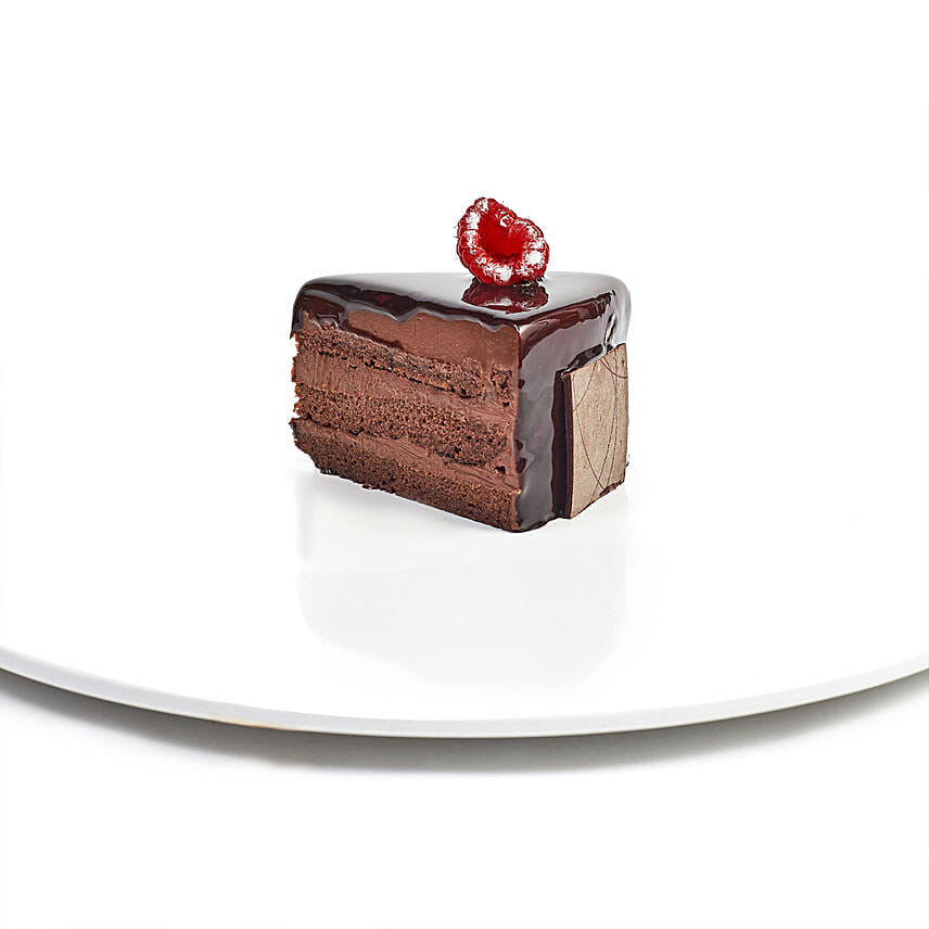 1 Kg Eggless Chocolate Truffle Cake For Anniversary
