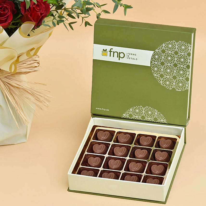 20 Red Roses Mesmerizing Bouquet With Chocolates