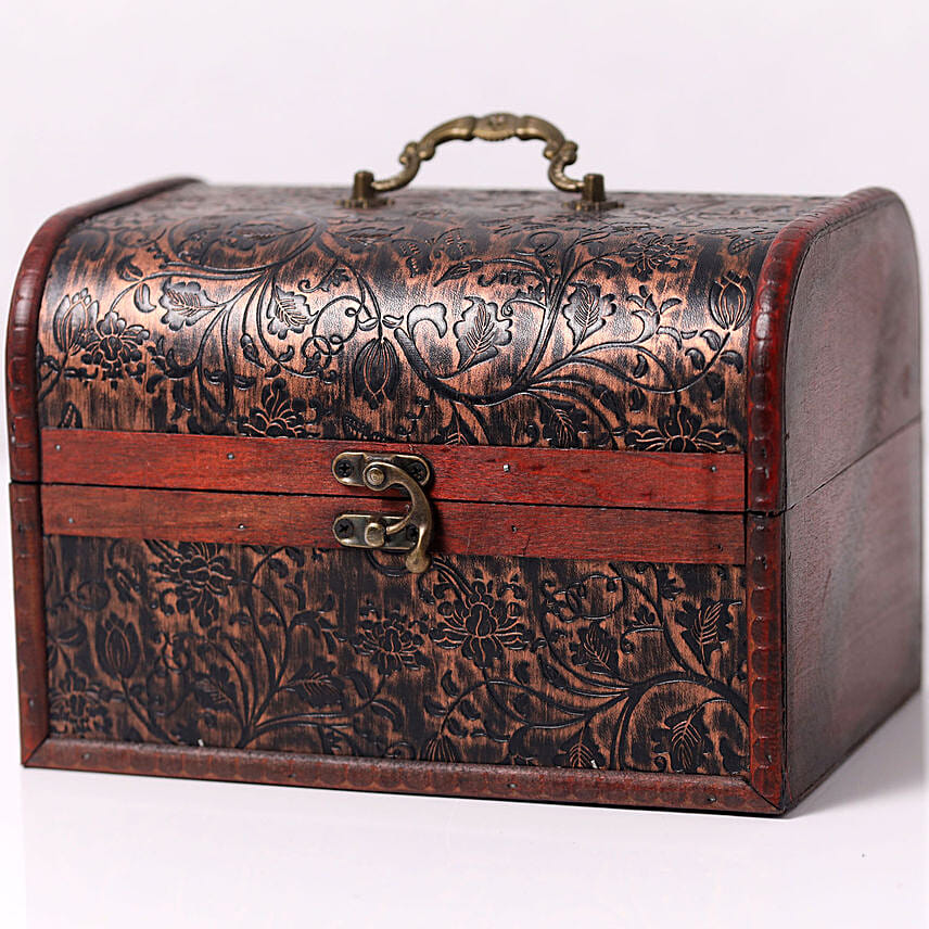 8 Peach Forever Roses in Treasure Box