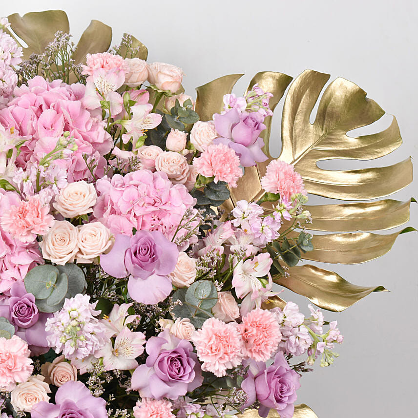 Alluring Flowers Stand