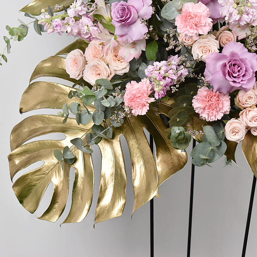 Alluring Flowers Stand
