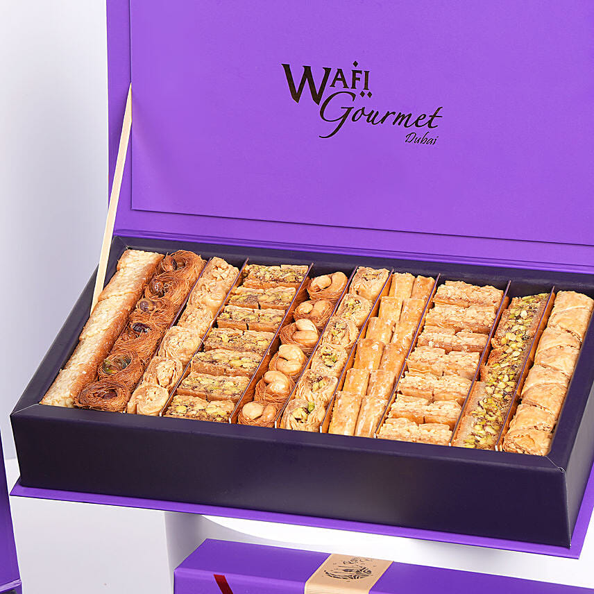 Baklawa and Stuffed Dates Gift Set By Wafi