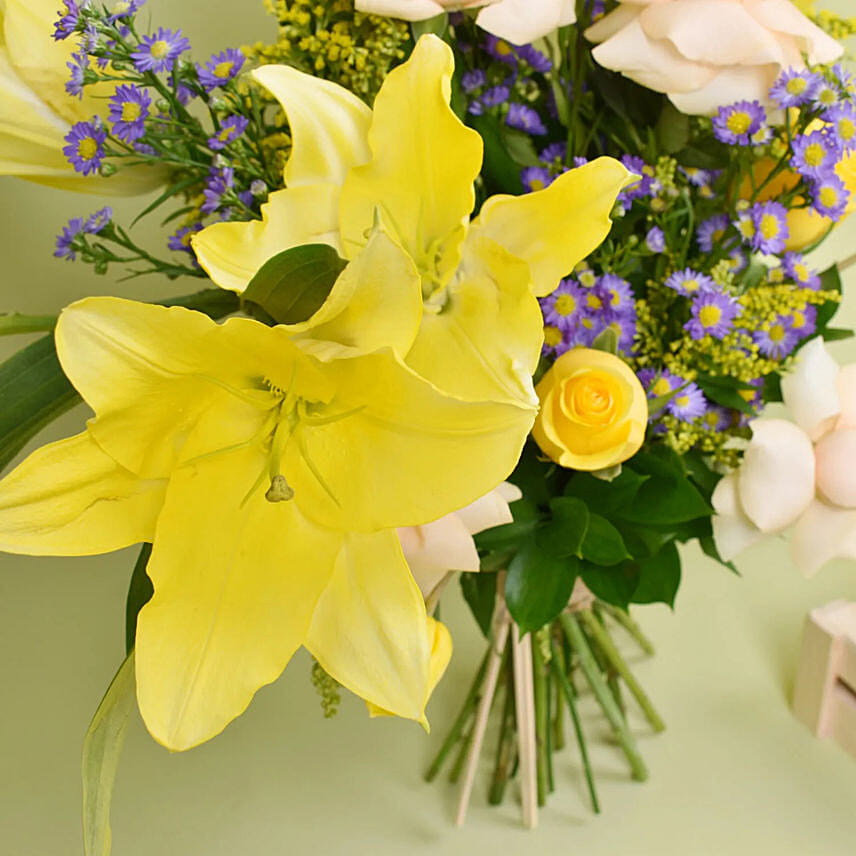 Big Smiles Yellow Arrangement