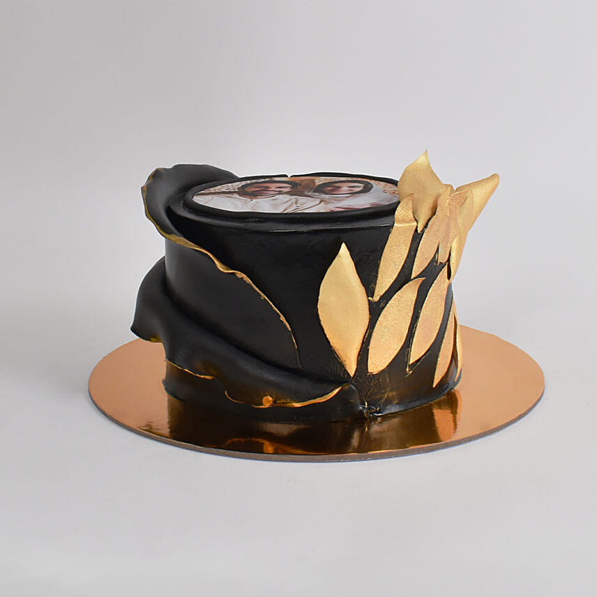 Black Beauty Fondant Photo Red Velvet Cake