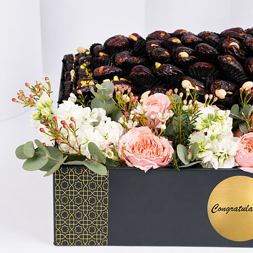 Blush Roses And Stuffed Dates Gift Box
