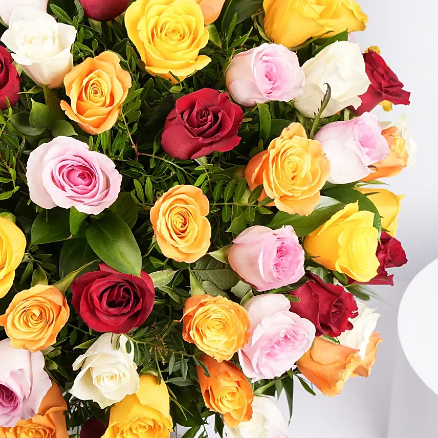Bunch of 100 Mixed Roses In Glass Vase