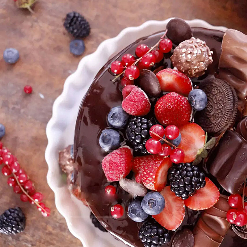 Candy Topped Choco Cake 1 Kg