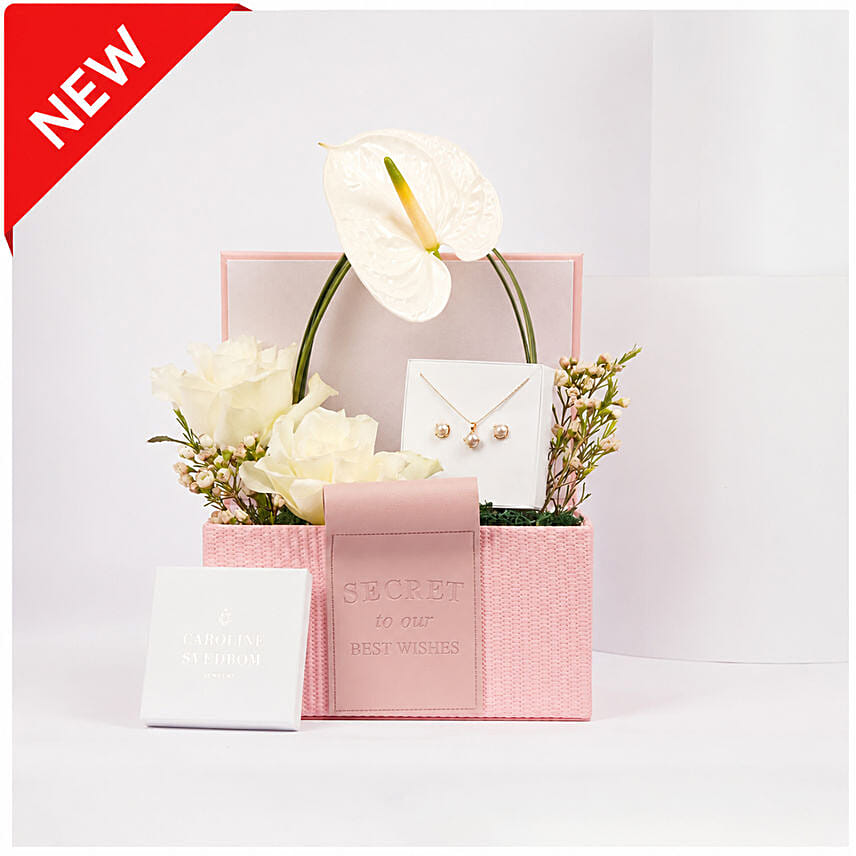 Caroline svedbom Classic Pearl Gift Set for Her