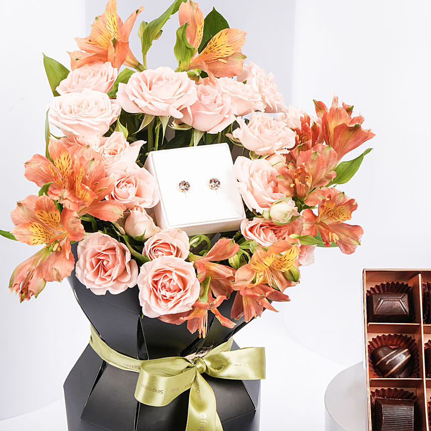 Caroline Svedbom Stud Earring flowers N Dark Chocolates