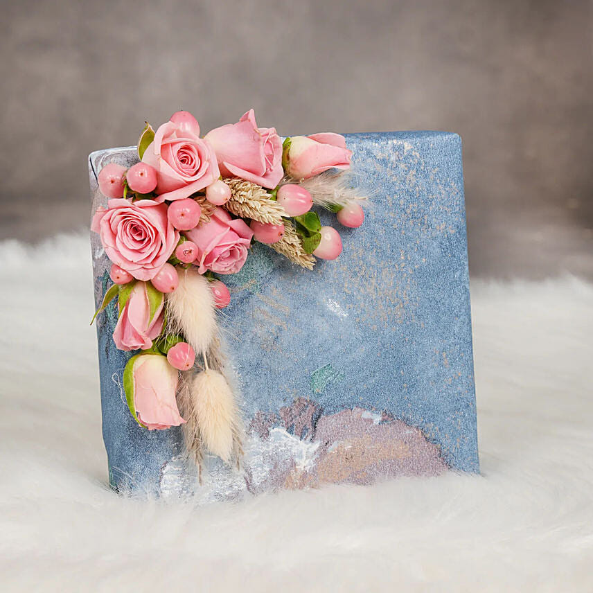 Cerruti 1881 Bracelet and Roses for Her