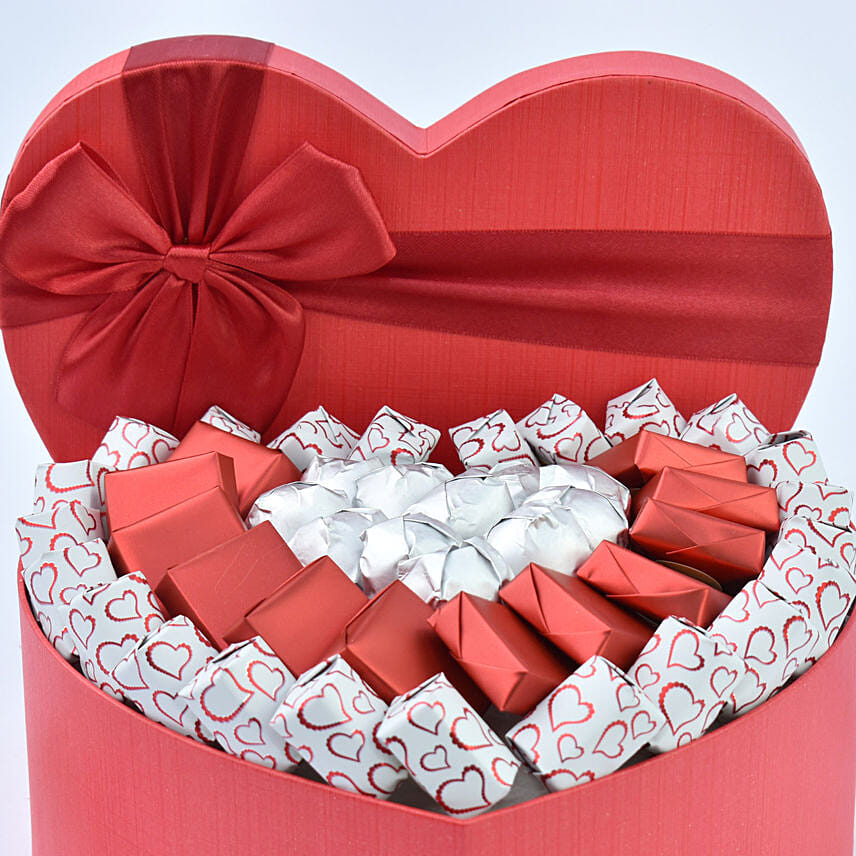 Chocolates Sweetness in Heart Shape Box