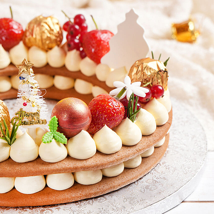 Christmas Star Wreath Cake