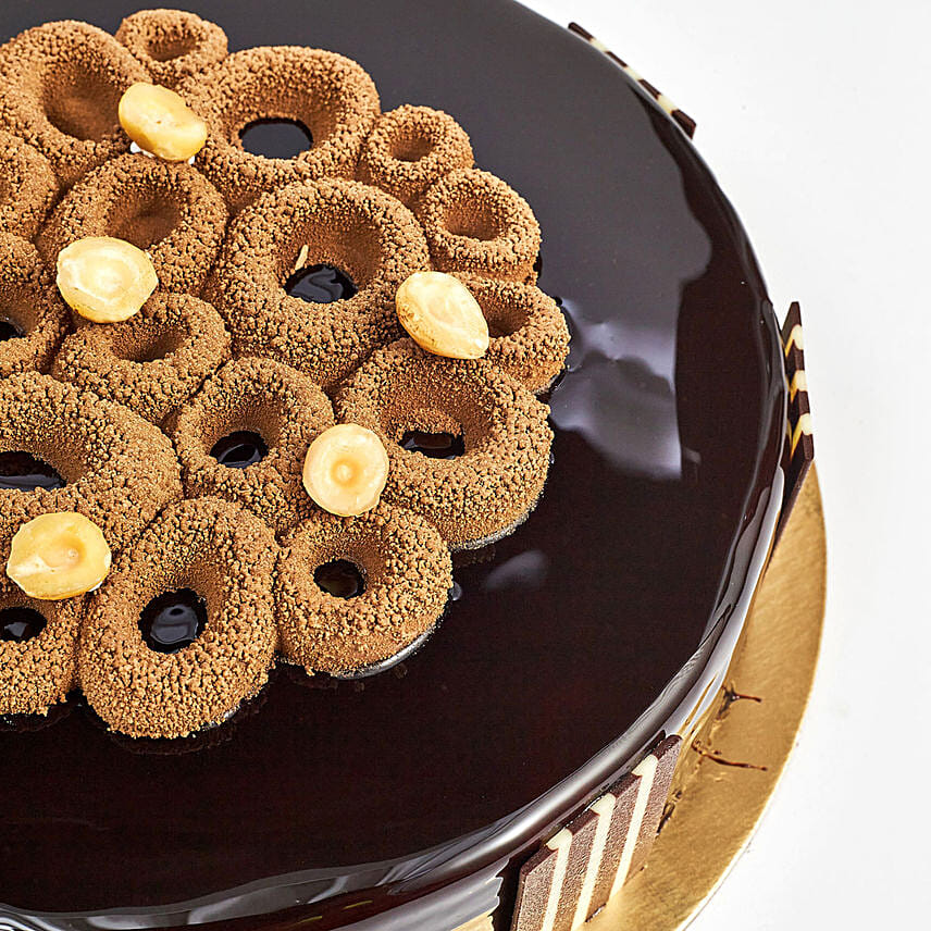 Crunchy Chocolate Hazelnut Eggless Cake- 1.5 Kg
