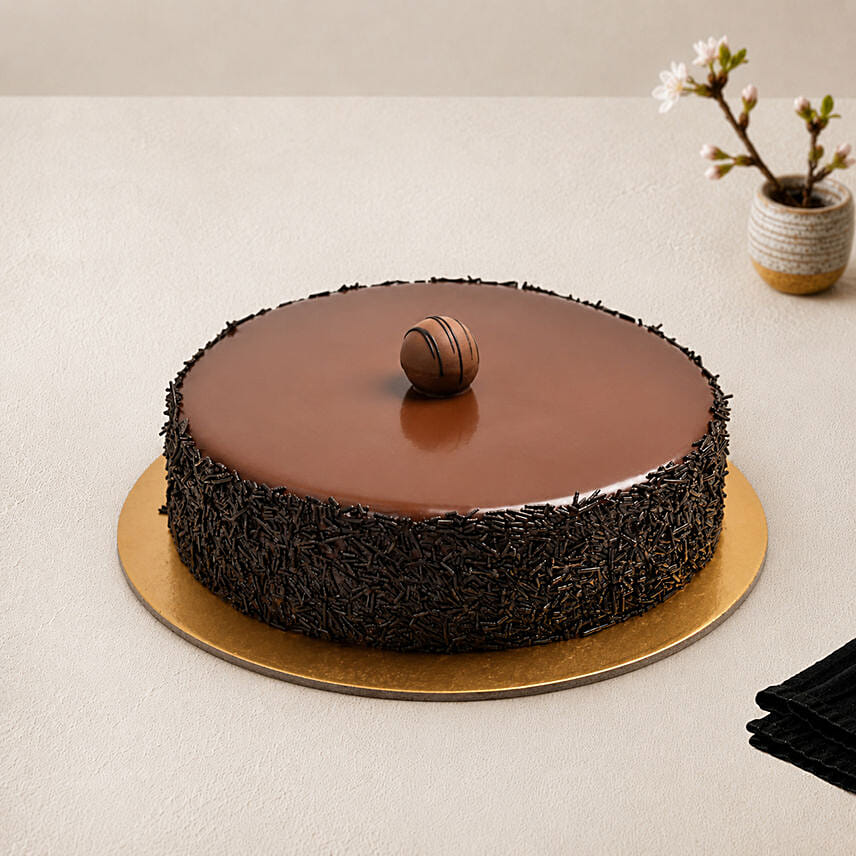 Delightful Birthday Chocolate Fudge Cake 4 Portion