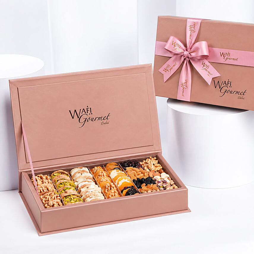 Dried Fruit Medium Gift Box By Wafi