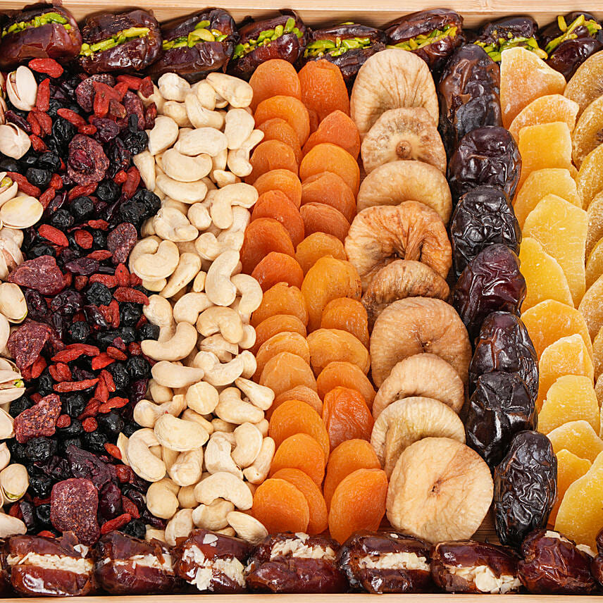 Dried n Dry Fruit Tray with Dates