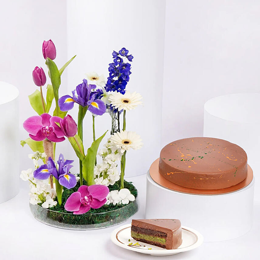 Dubai Chocolate Cake 8 Portion And Flowers
