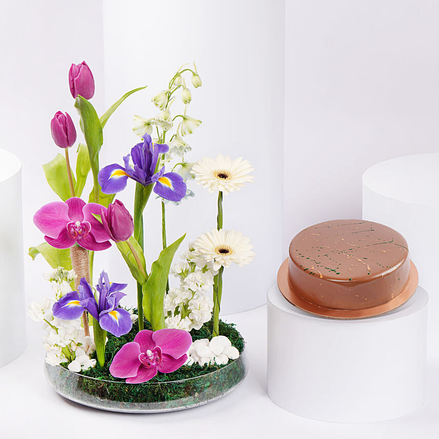 Dubai Chocolate Cake And Flowers