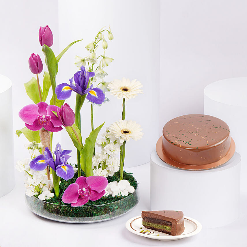 Dubai Chocolate Cake And Flowers