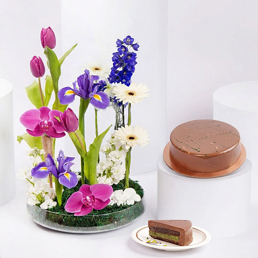 Dubai Chocolate Cake Half Kg With Flowers