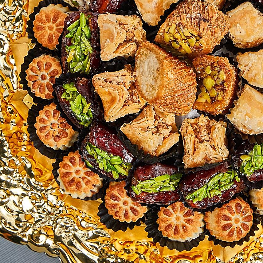 Eid Mubarak Wishes With Assorted Delights