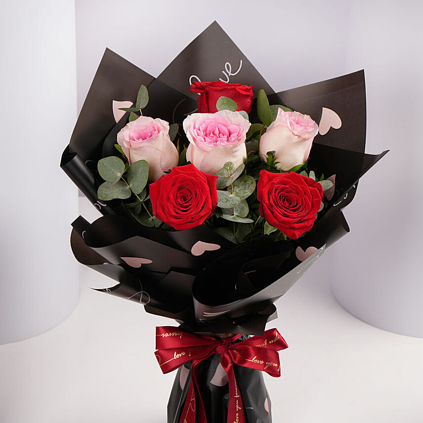 Elegant Red And Pink Roses Hand Bouquet