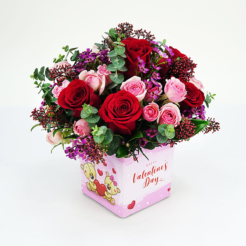 Floral Cuddle For My Valentine With Pinata Chocolate