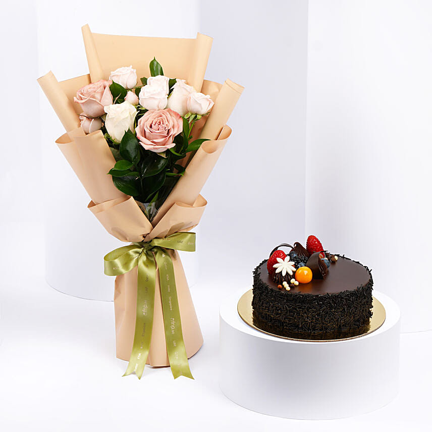Fudge Fantasy Cake With Flowers
