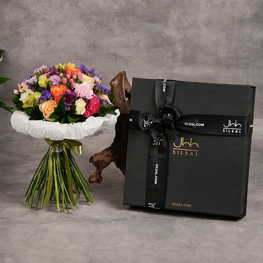 Gift Set Of 12 Khaizaran Arabic Coffee Cups With Flower Bouquet