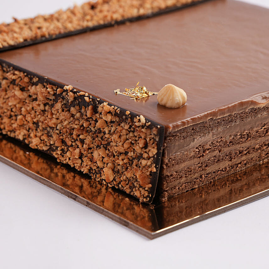 Hazelnut Praline Cake 8 Portion