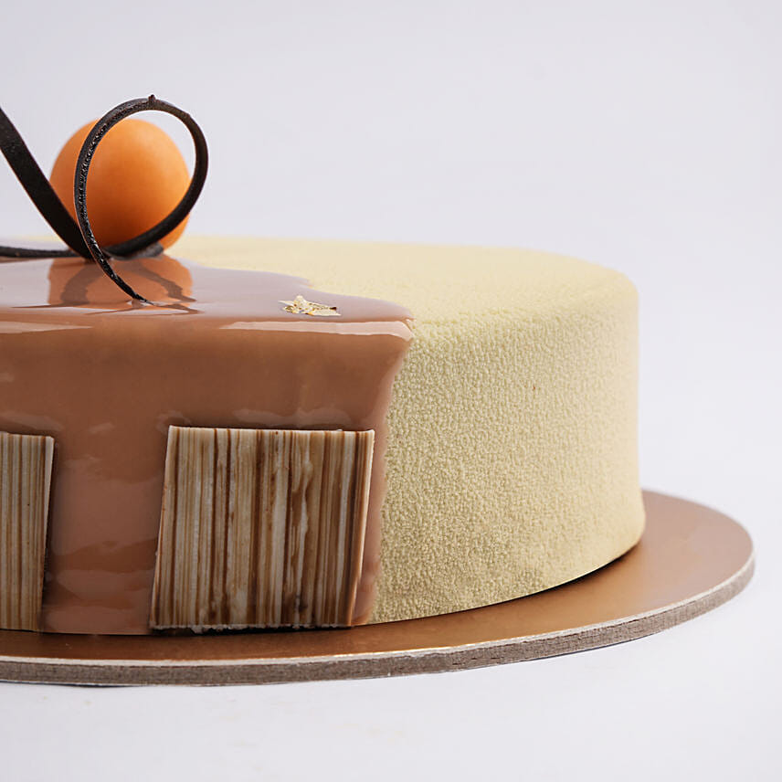 Luxurious White Chocolate Fudge One Kg Cake