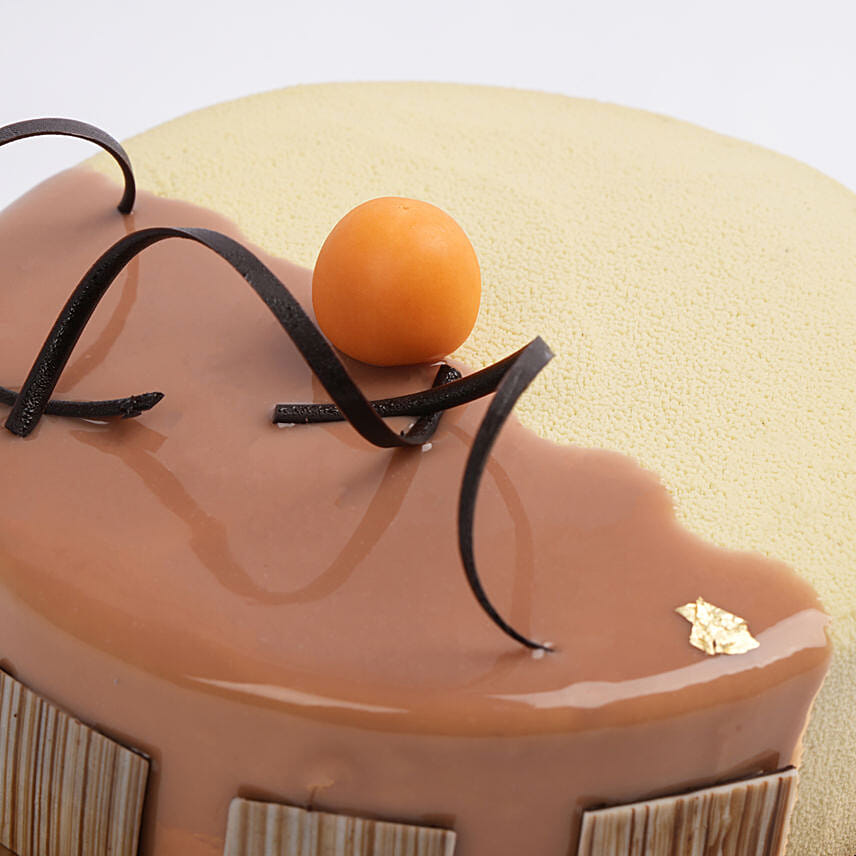 Luxurious White Chocolate Fudge One Kg Cake