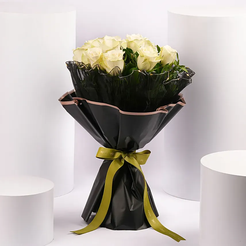 Luxury Led White Roses Gift Bouquet