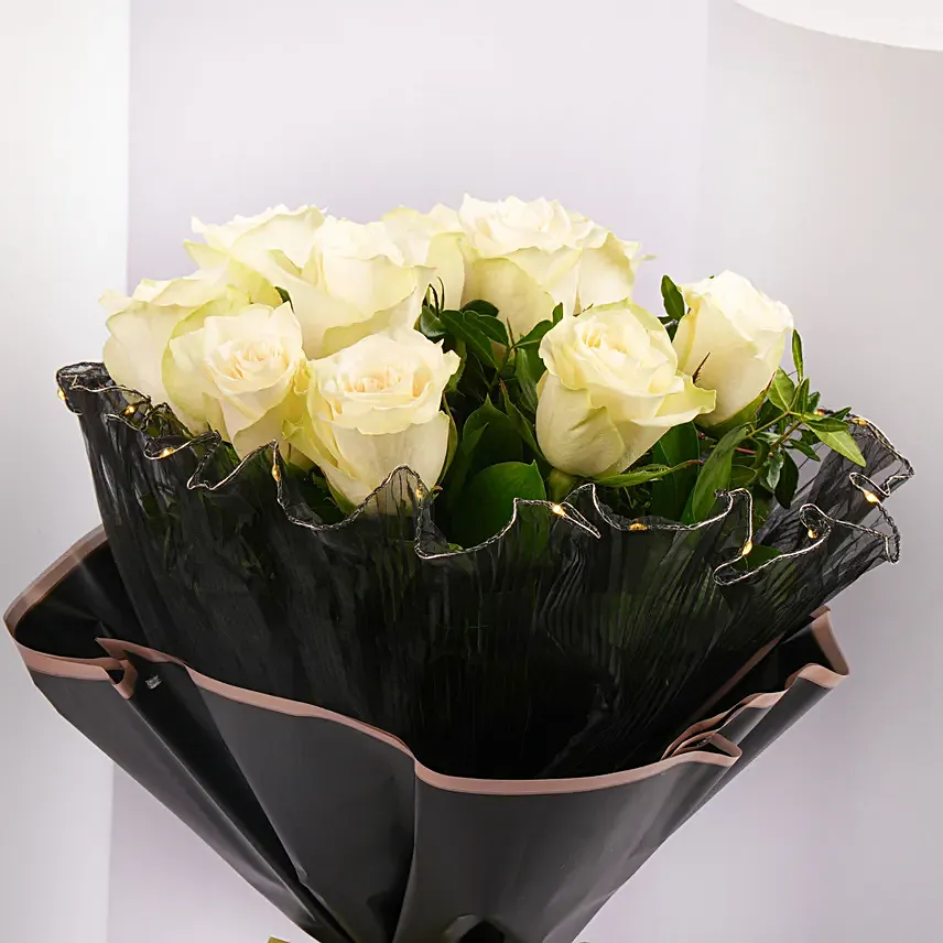 Luxury Led White Roses Gift Bouquet