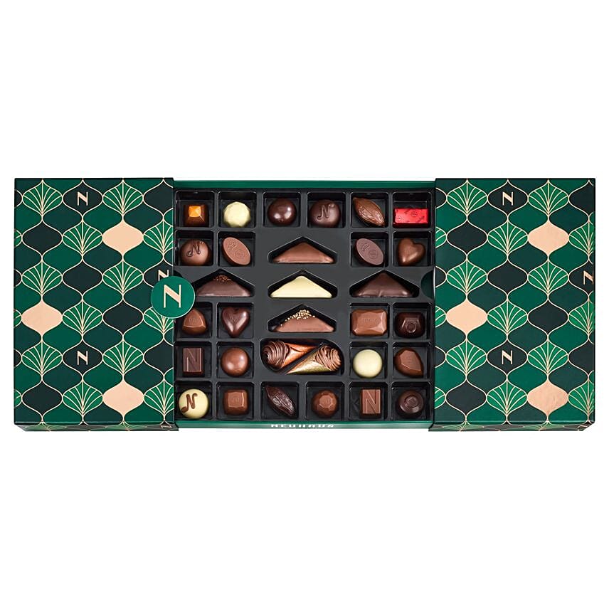 Neuhaus Festive Sharing Box- Large
2 layers - 62 Chocolates