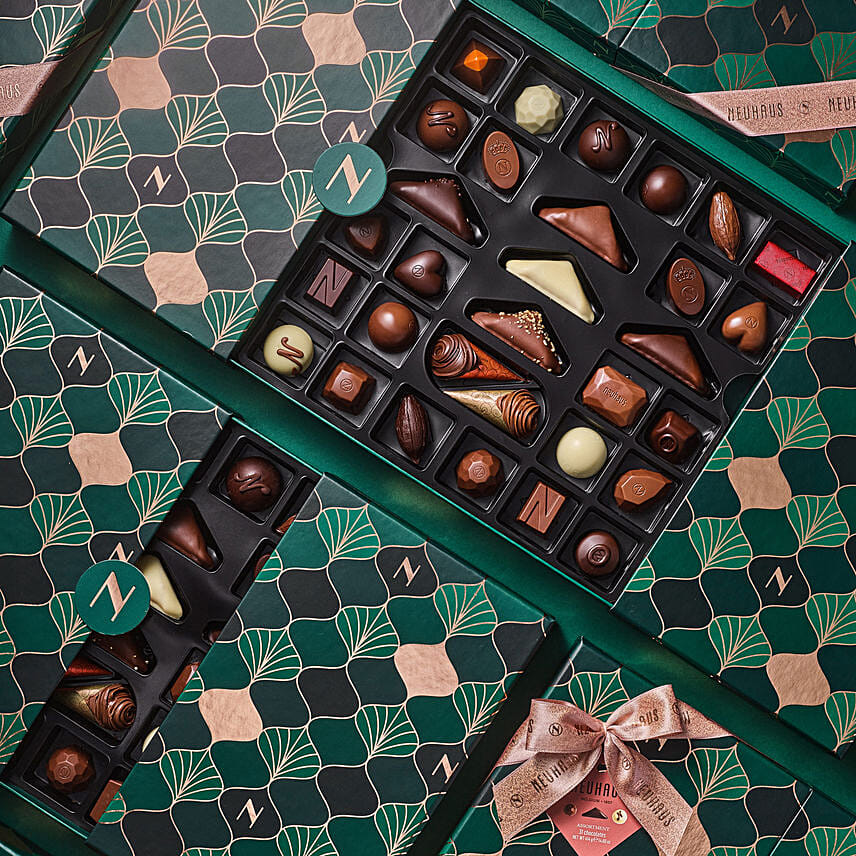 Neuhaus Festive Sharing Box- Large 
2 layers - 62 Chocolates