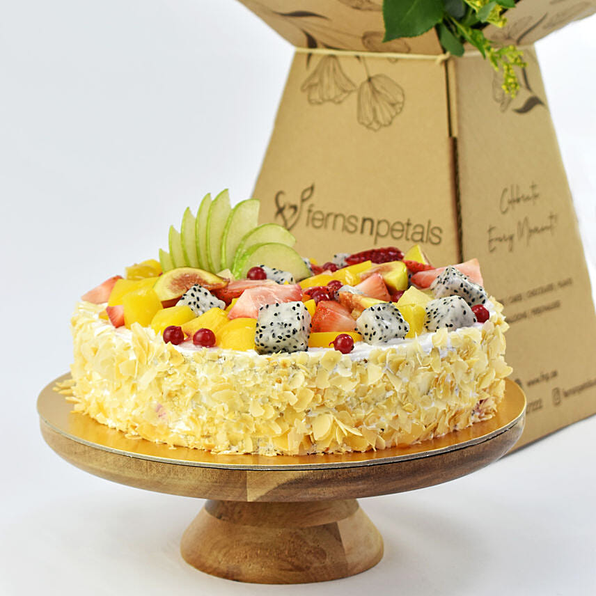 One Kg Vegan Fruit Cake with Flowers