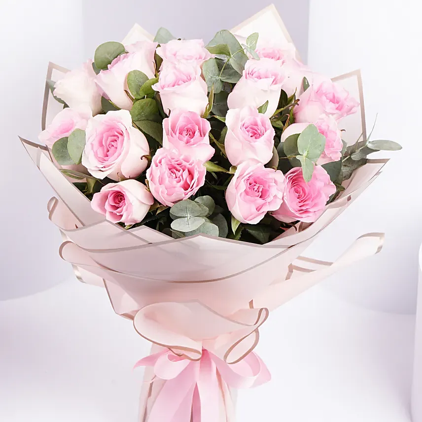 Passionate 18 Pink Roses Bouquet